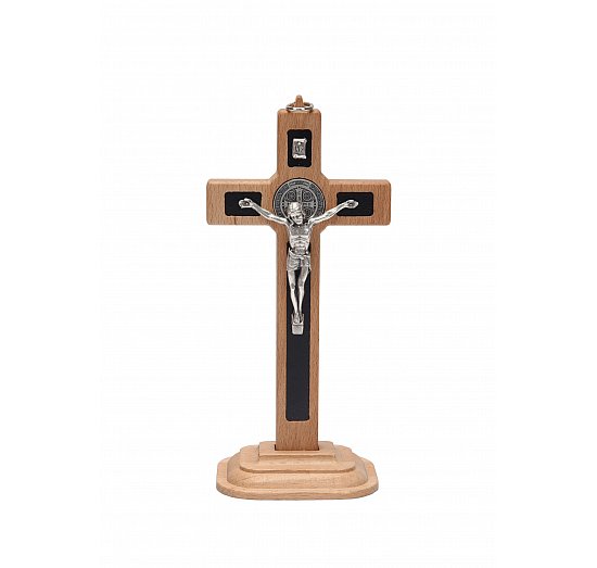 Krzyż Benedykt na podstawie 